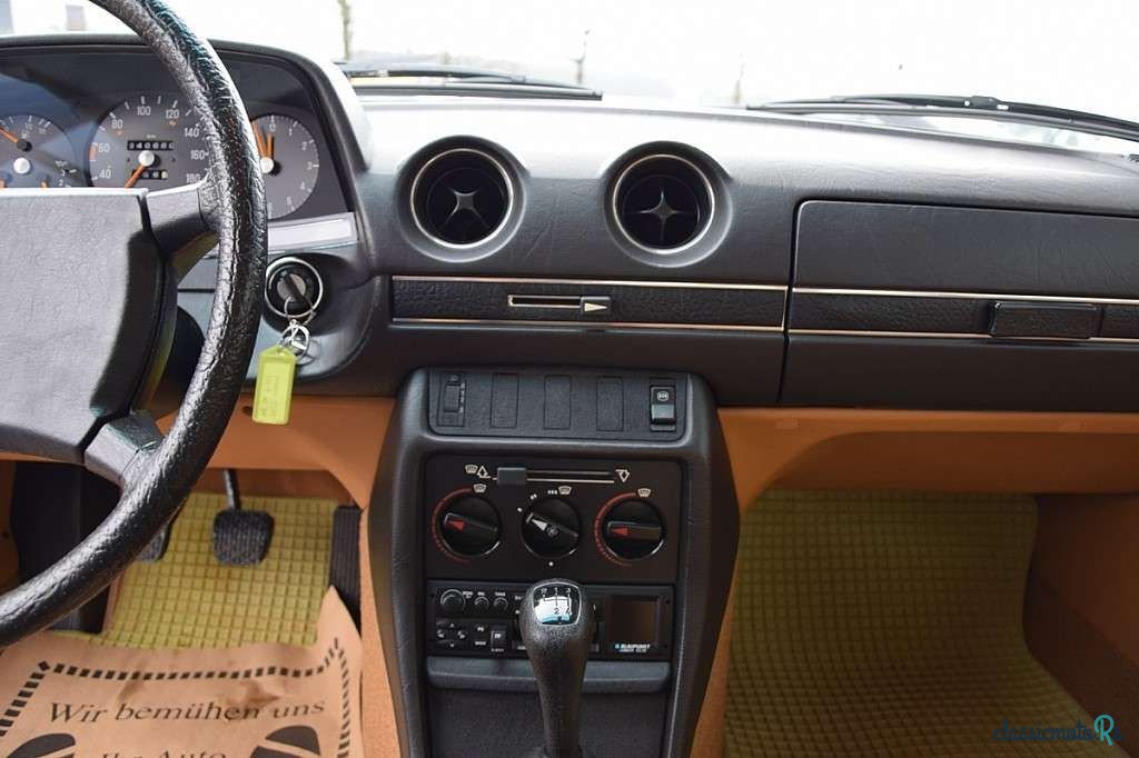 1980' Mercedes-Benz W123 200 photo #6