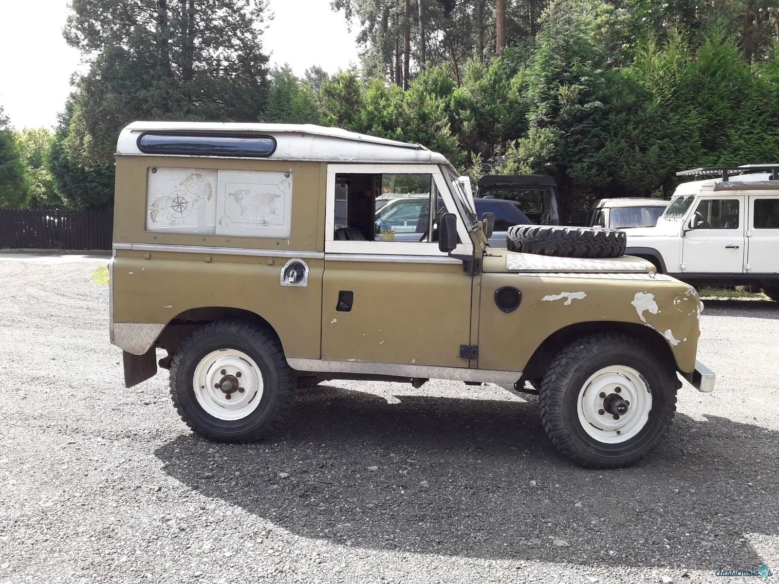 1973' Land Rover Defender photo #2