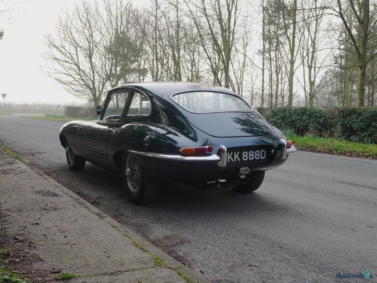 1966' Jaguar E-Type photo #5