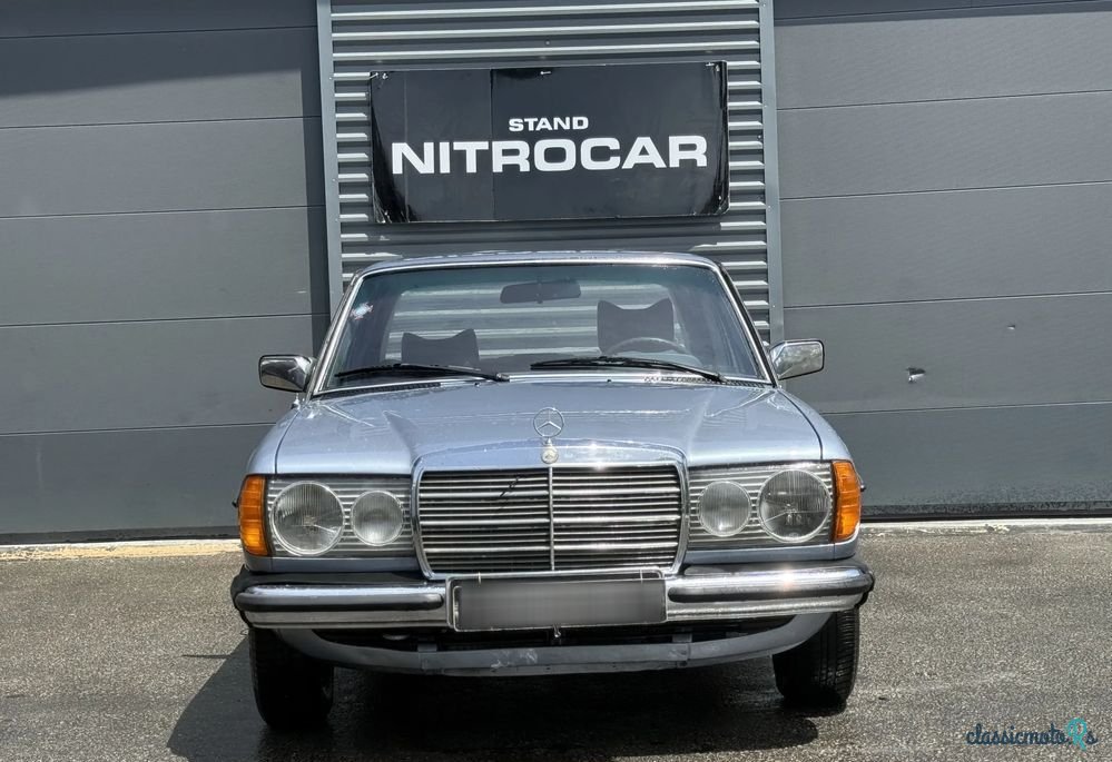 1976' Mercedes-Benz W123 photo #2