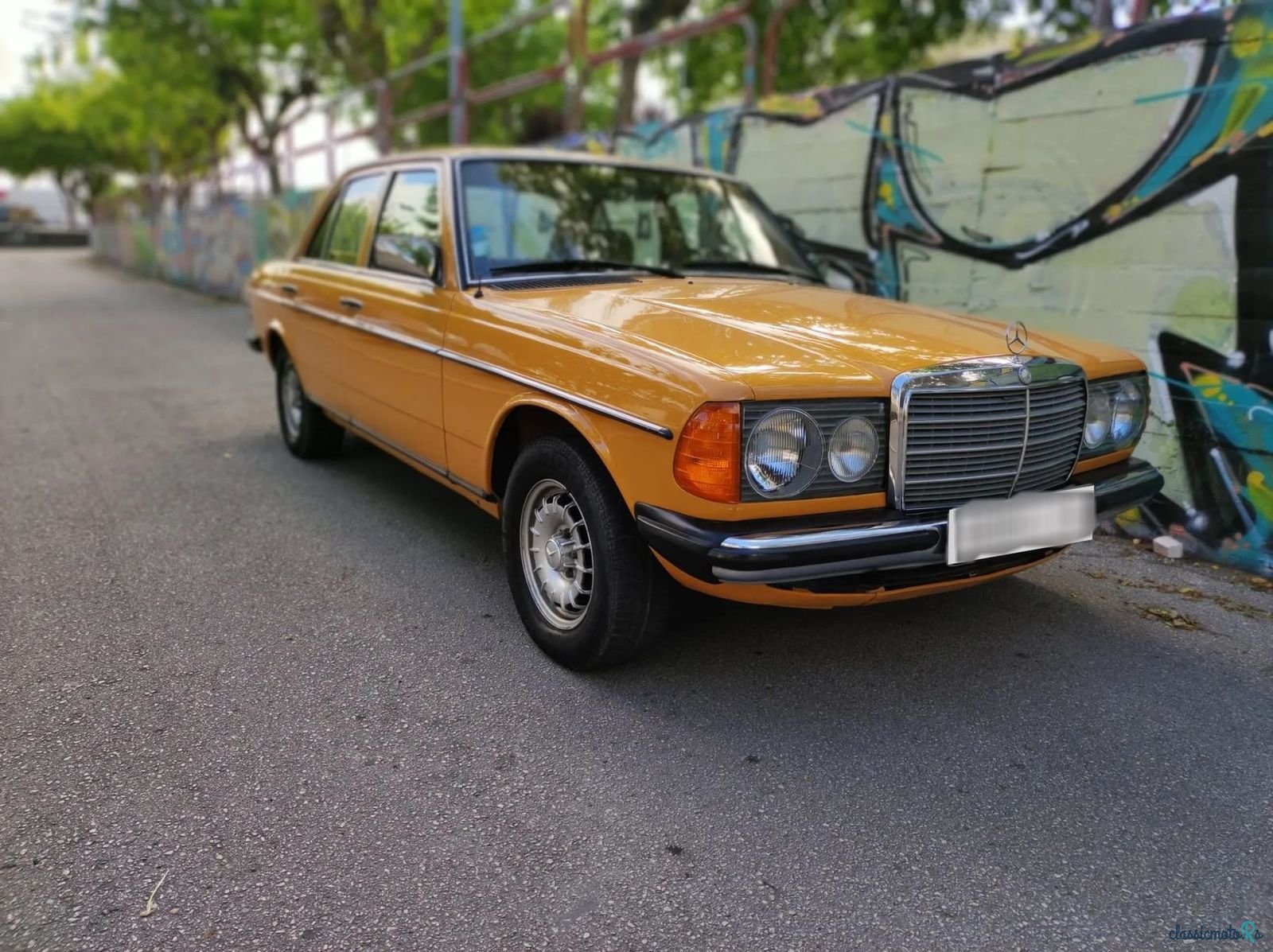 1980' Mercedes-Benz 240 photo #1