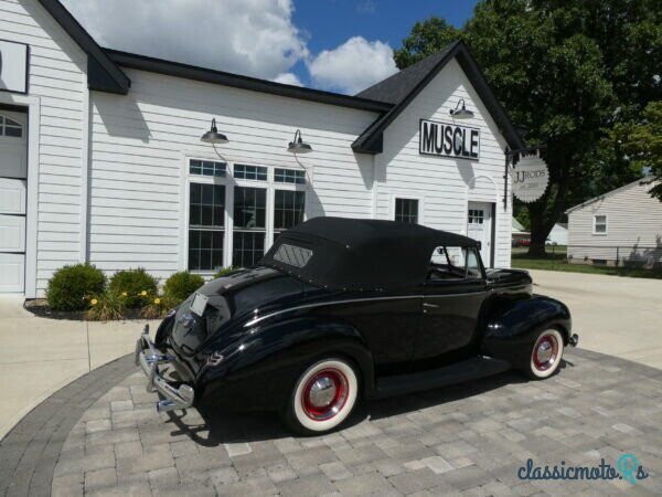 1940' Ford Deluxe photo #4