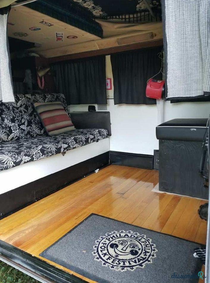 1975' Volkswagen Camper Van photo #3