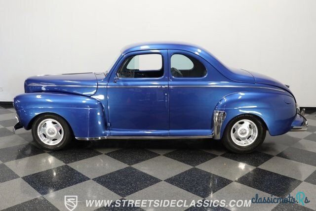 1941' Ford Super Deluxe photo #2