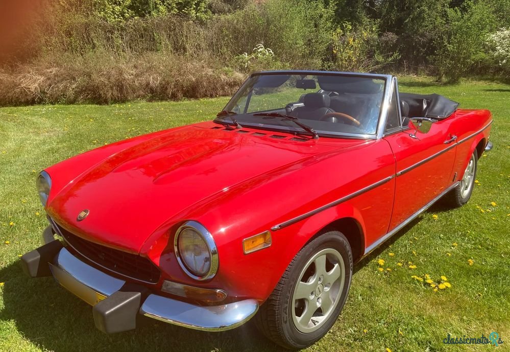 1974' Fiat 124 Spider photo #1