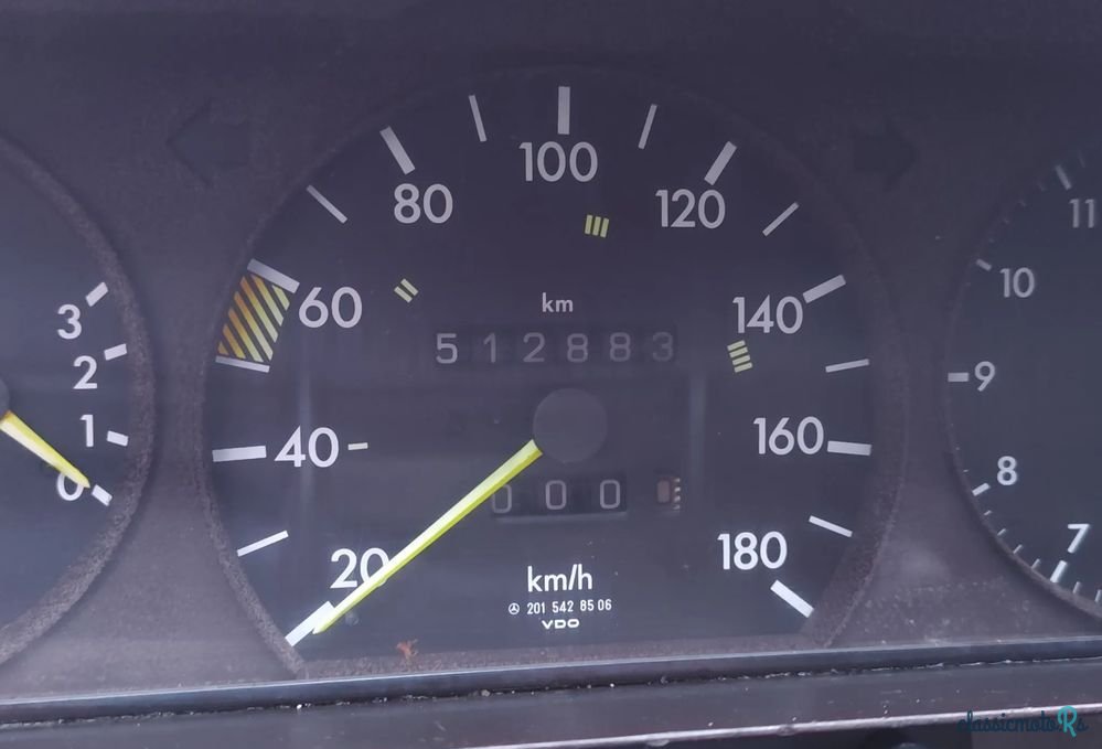 1987' Mercedes-Benz W201 190 D 2.0 photo #4