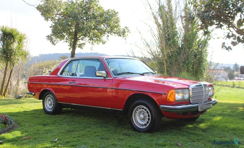 1983' Mercedes-Benz W123 photo #1