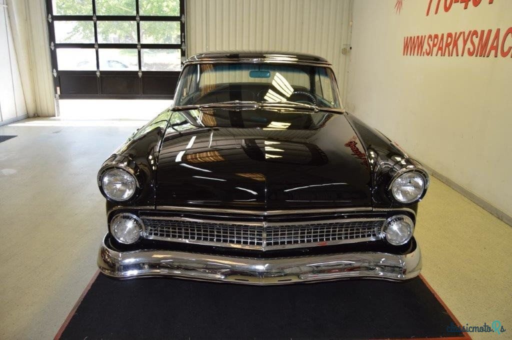 1955' Ford Fairlane photo #3