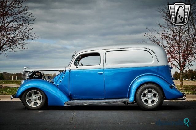 1937' Ford photo #3