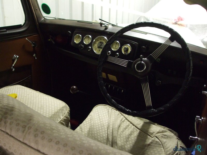 1948' Austin Saloon photo #4