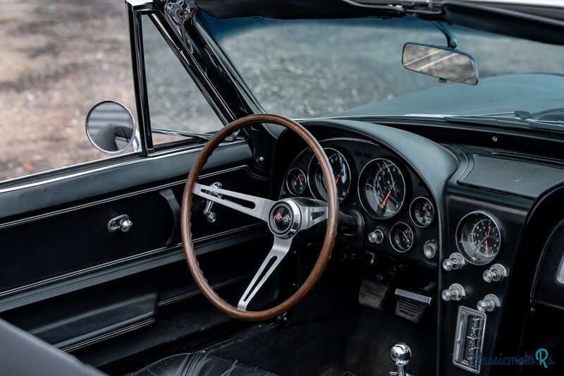 1965' Chevrolet Corvette photo #2