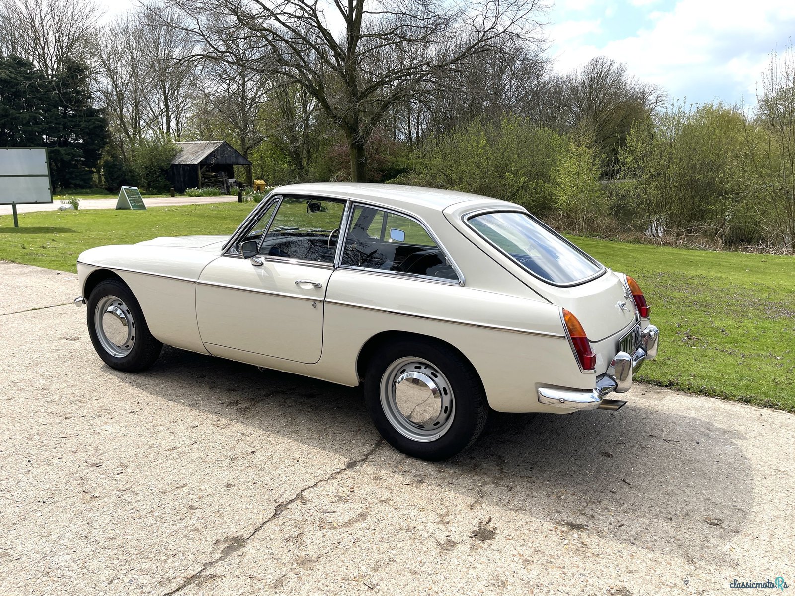 1968' MG MGC photo #3