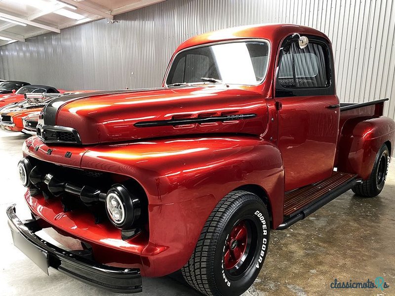 1952' Ford F-100 photo #1