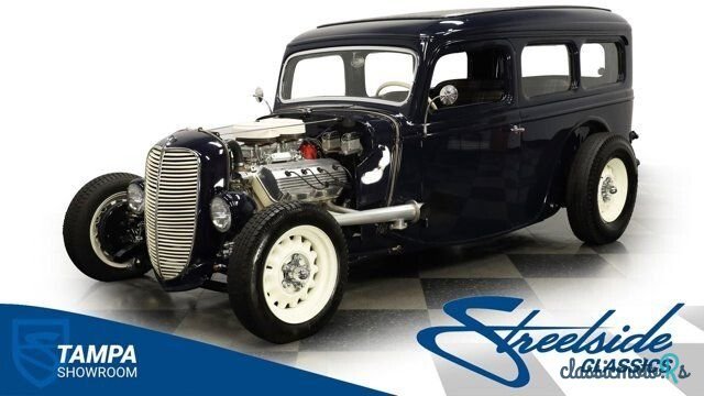 1935' Ford Deluxe photo #1