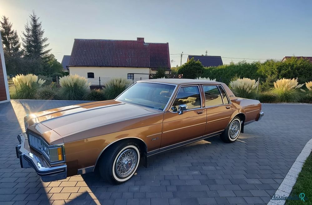 1980' Oldsmobile Delta 88 photo #3
