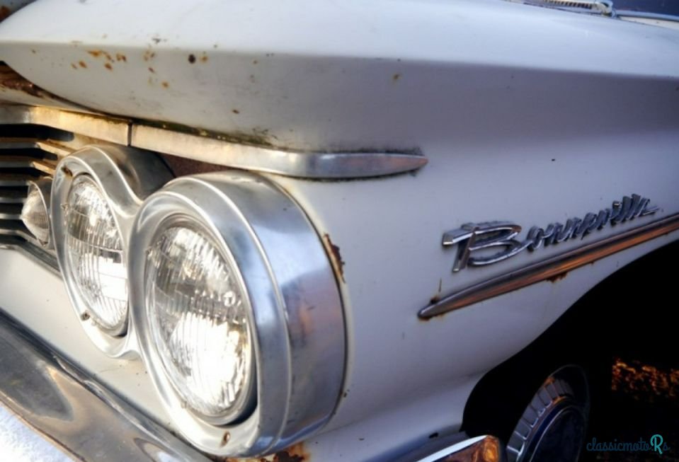 1960' Pontiac Bonneville photo #2