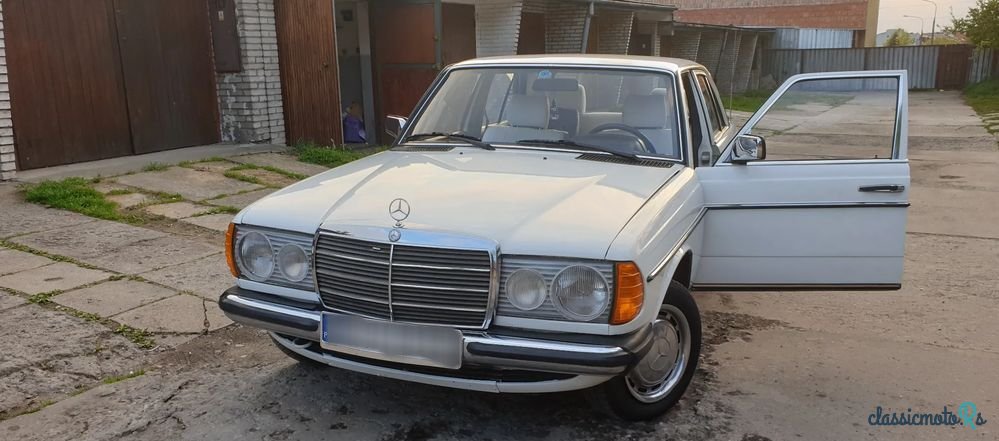 1978' Mercedes-Benz W123 photo #1