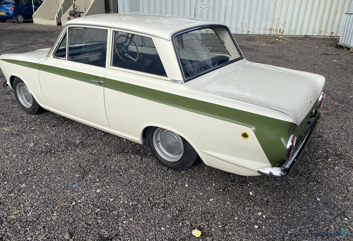 1964' Ford Cortina photo #3