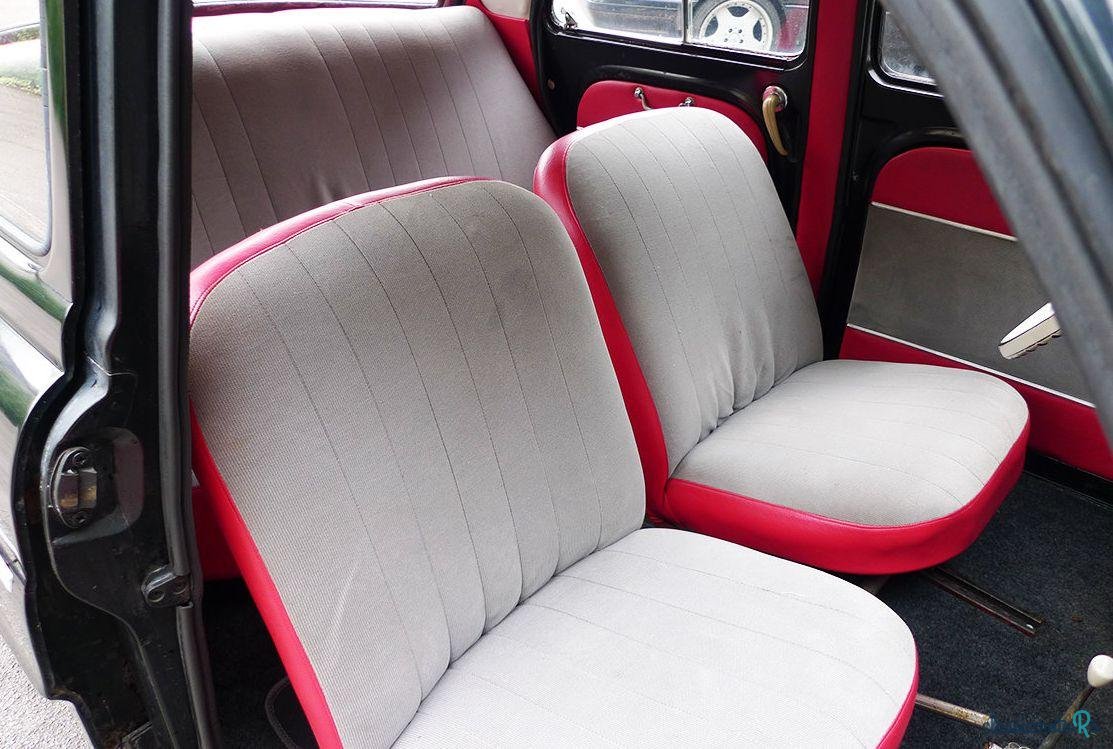 1957' Renault 5 Dauphine photo #3