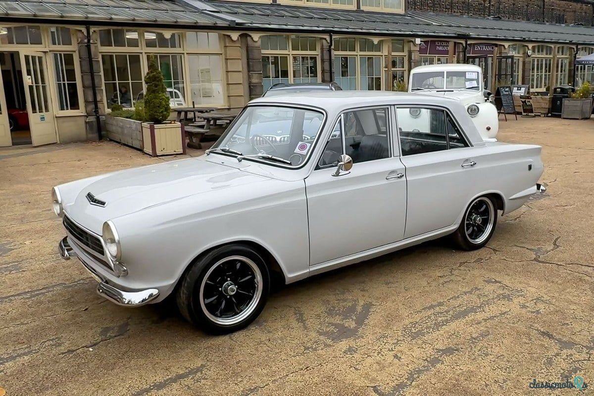 1963' Ford Cortina photo #2