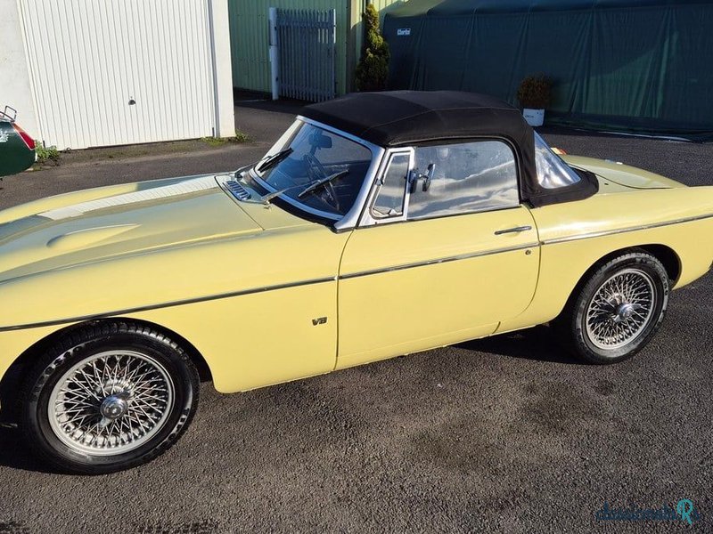 1974' MG MGB photo #3