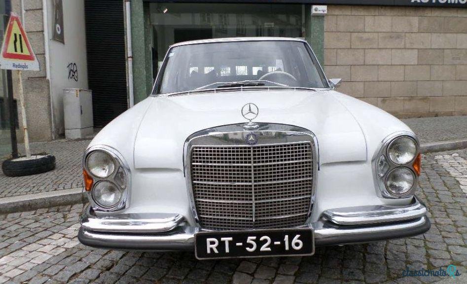 1970' Mercedes-Benz S-280 Sedan photo #2