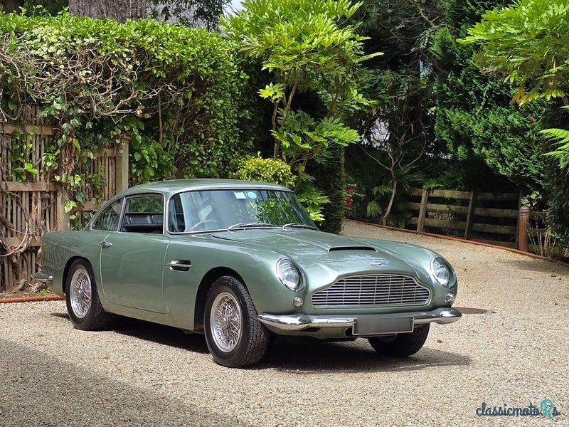 1965' Aston Martin DB5 photo #2