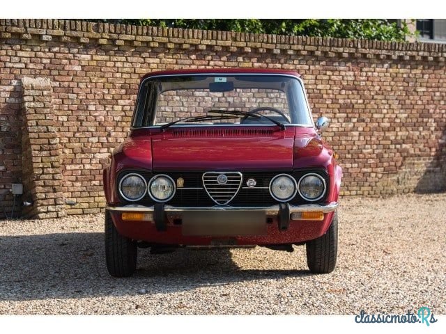 1975' Alfa Romeo Giulia photo #5
