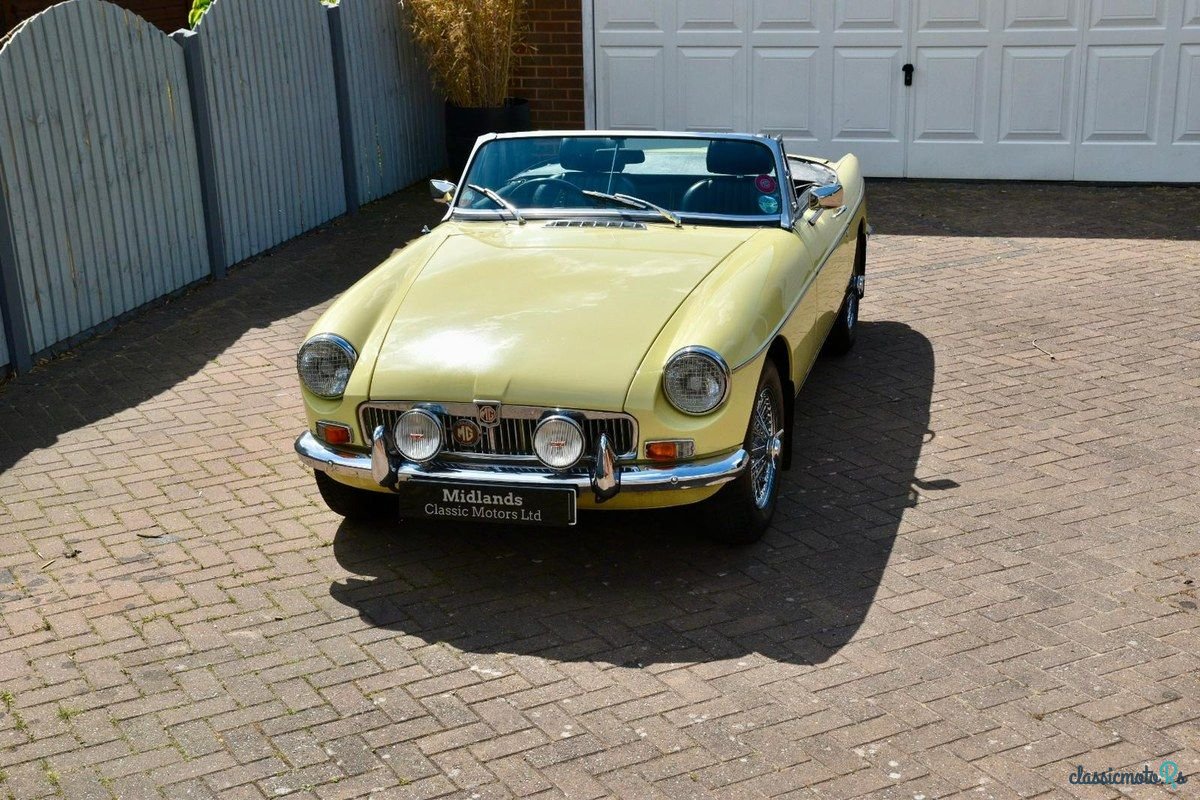 1970' MG MGB photo #6