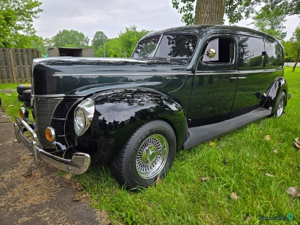 1940' Ford photo #1