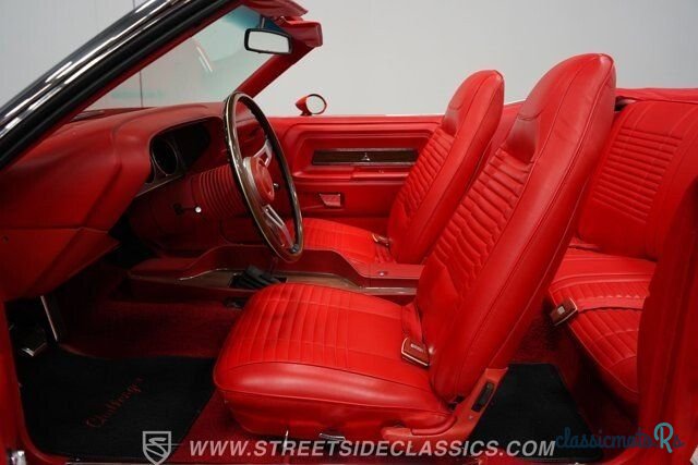 1970' Dodge Challenger photo #4