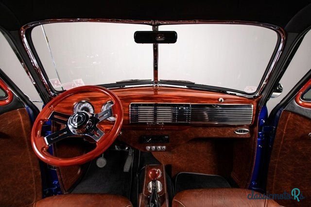 1951' Chevrolet Suburban photo #4