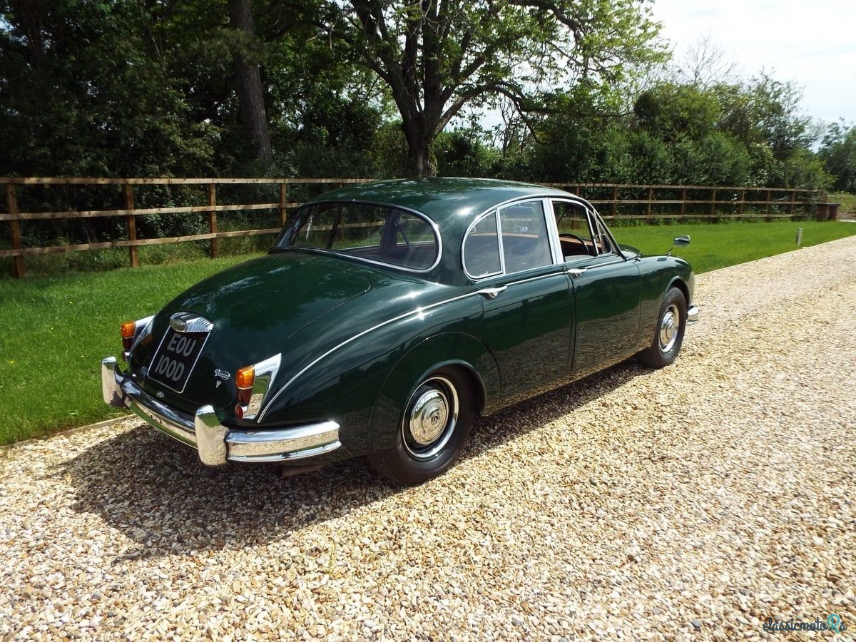 1966' Daimler 250 V8 photo #5