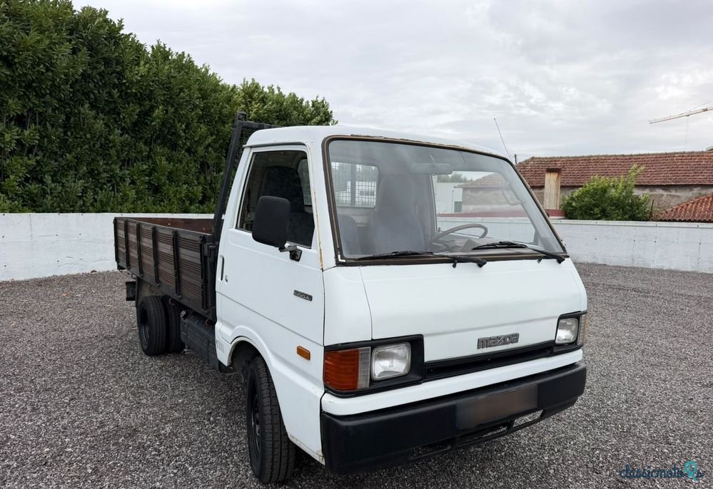 1985' Mazda E 2200 photo #2
