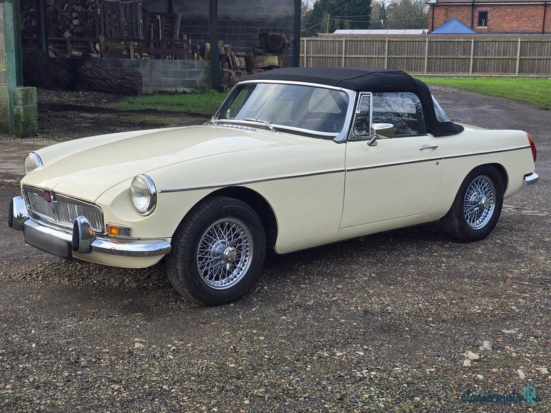 1973' MG MGB photo #2