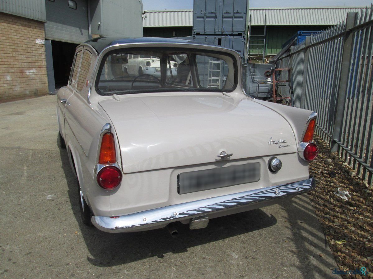 1965' Ford Anglia photo #3