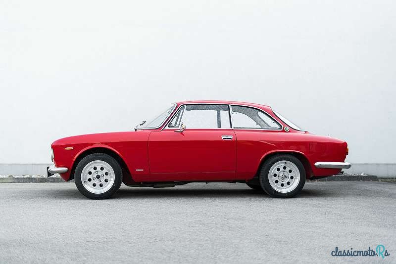 1967' Alfa Romeo Giulia photo #5