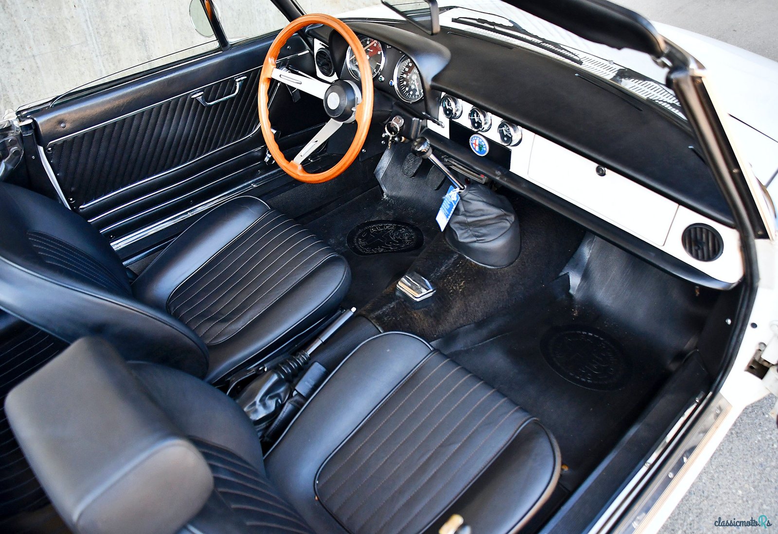 1975' Alfa Romeo Spider photo #6