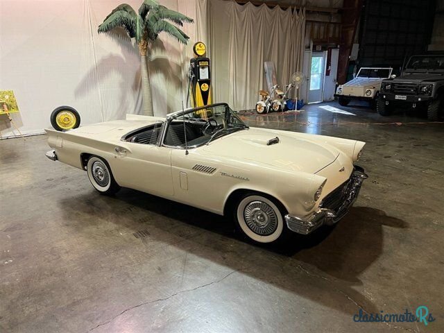 1957' Ford Thunderbird photo #3