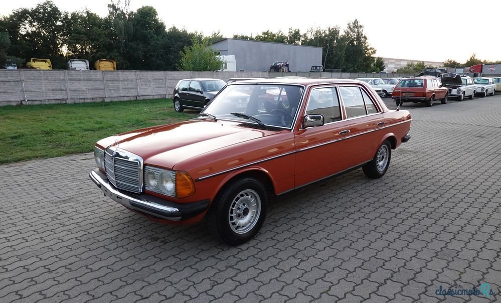 1977' Mercedes-Benz W123 photo #2