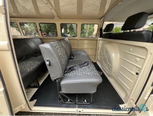 1995' Volkswagen Vans T2 Baywindow bus photo #5