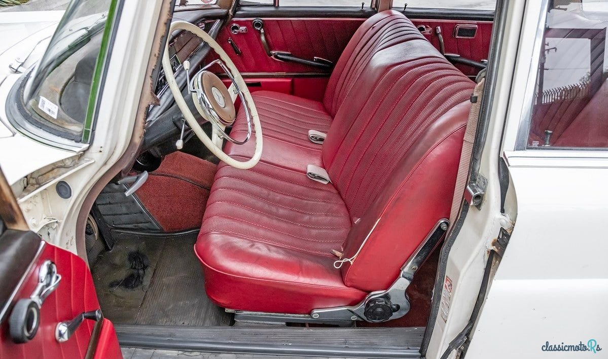 1965' Mercedes-Benz 220 photo #5