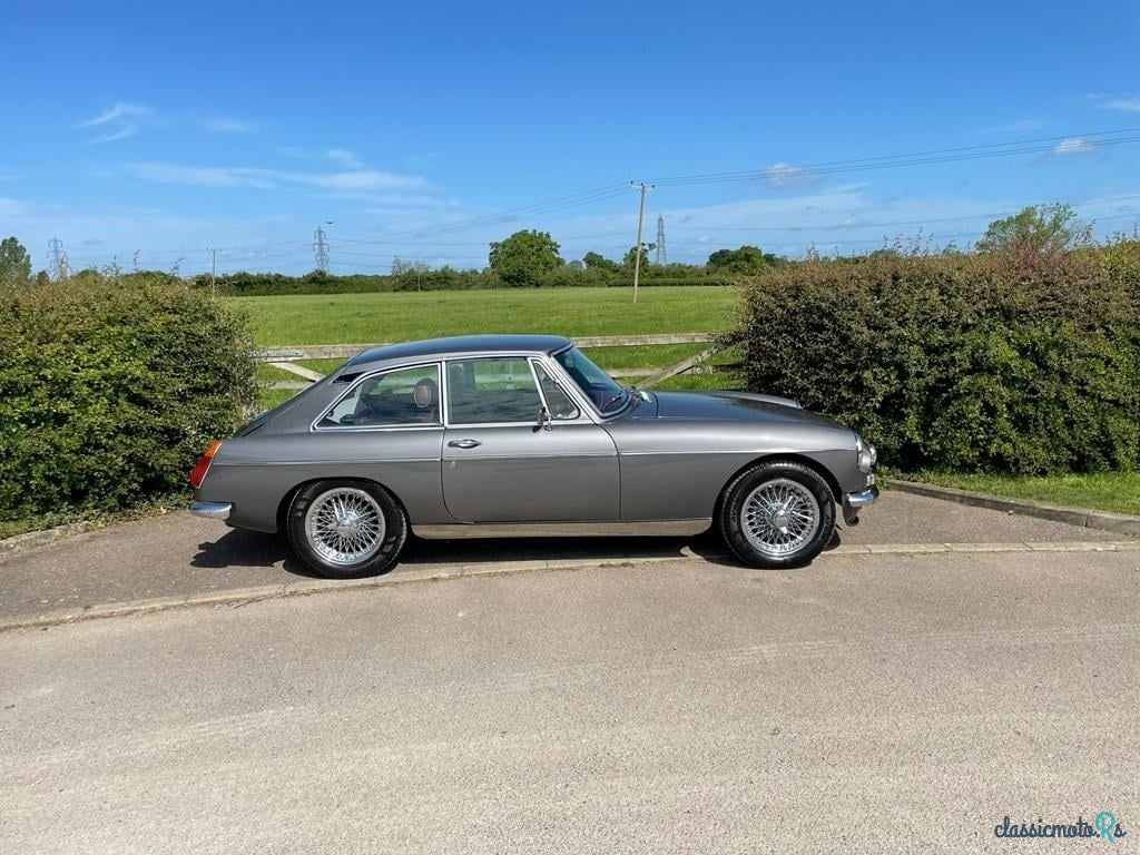 1970' MG MGB photo #4