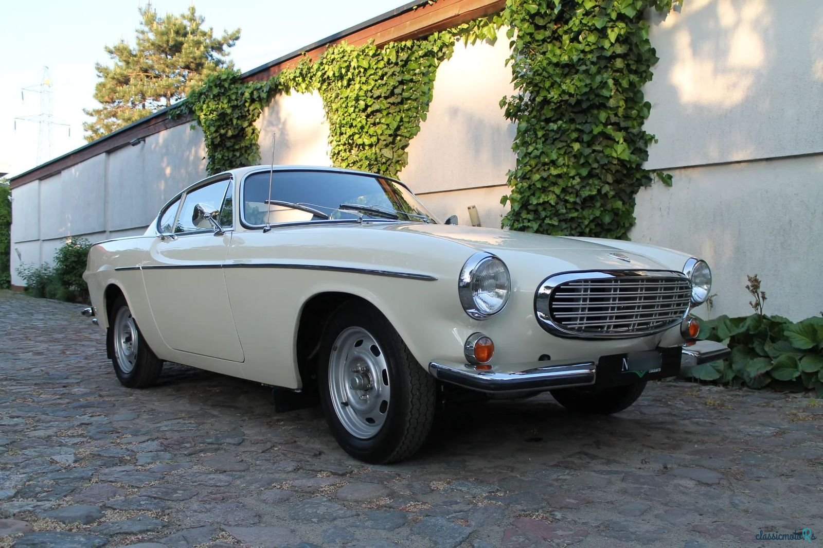 1967' Volvo P1800 photo #1