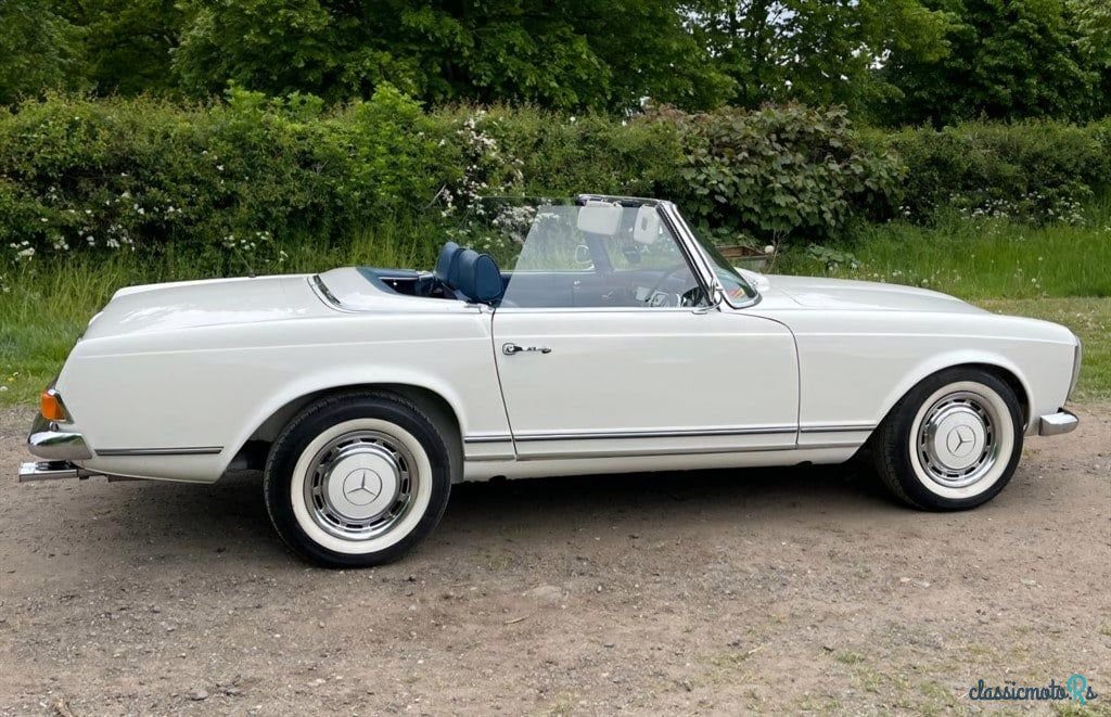 1965' Mercedes-Benz 230 photo #5