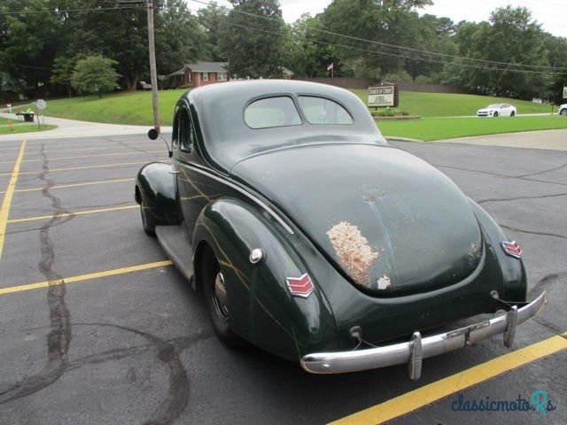 1940' Ford Deluxe photo #2