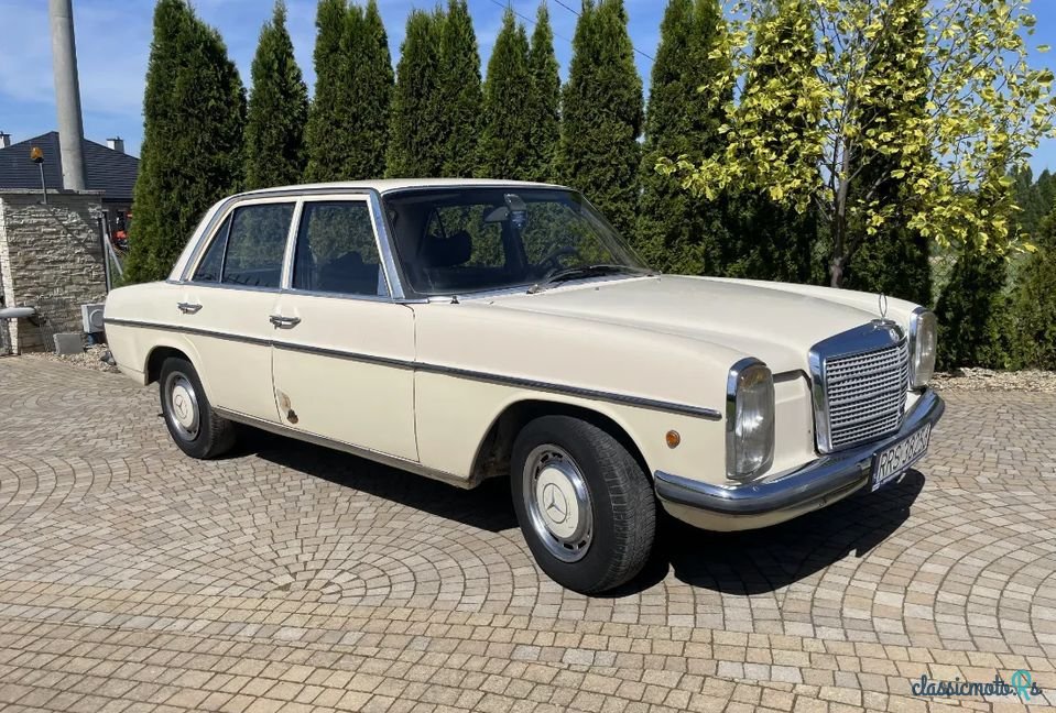 1976' Mercedes-Benz W115 photo #4