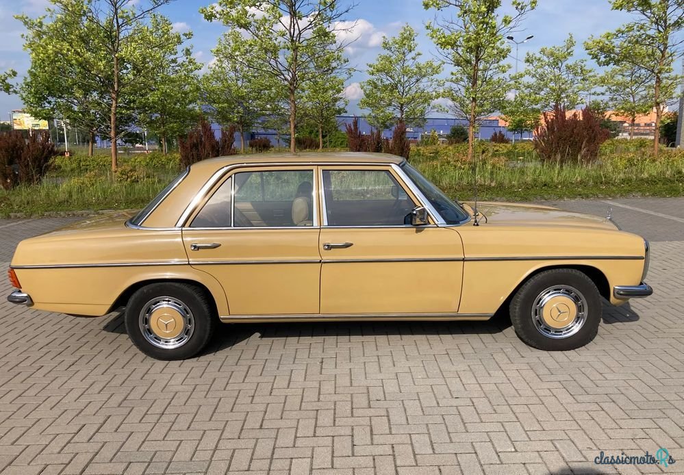 1975' Mercedes-Benz W115 photo #3