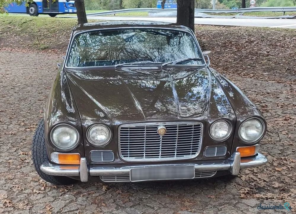 1972' Jaguar XJ photo #3