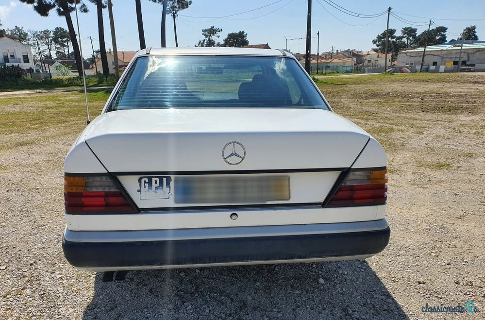 1988' Mercedes-Benz W124 photo #6